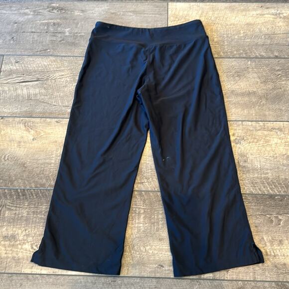 Bundle of 2 Nike Women's Mid Rise Straight Leg Leggings Capris Black Size M - Picture 8 of 14